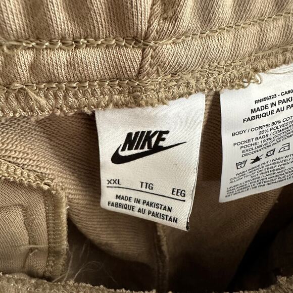 Nike Sportswear Puff Print Graphic French Terry Shorts NWT Size XXL Men's Tan - Picture 10 of 16